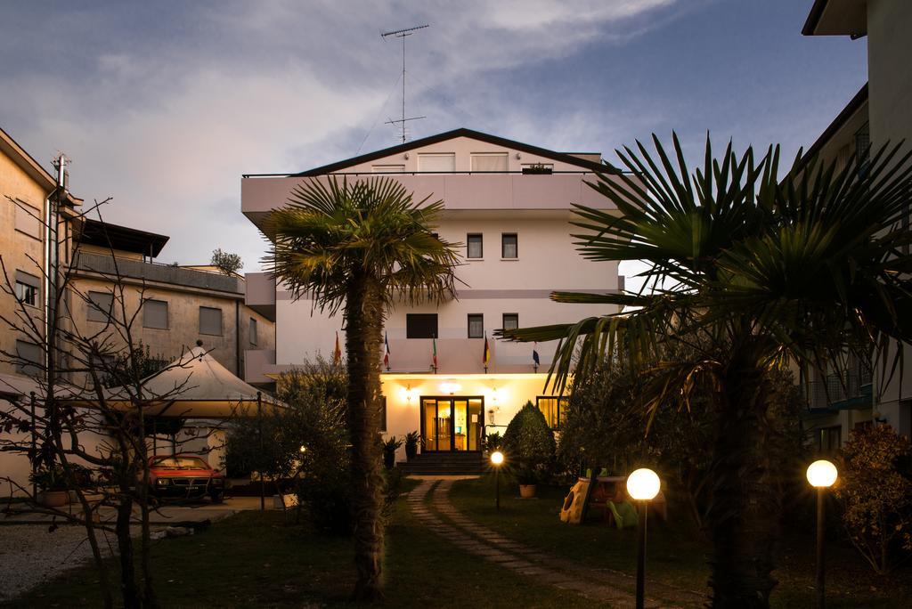 Albergo Ridente Τζεσόλο Λίντο Εξωτερικό φωτογραφία