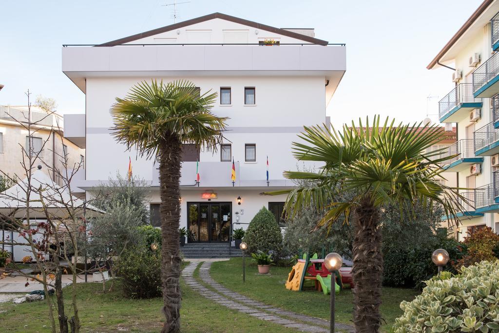 Albergo Ridente Τζεσόλο Λίντο Εξωτερικό φωτογραφία